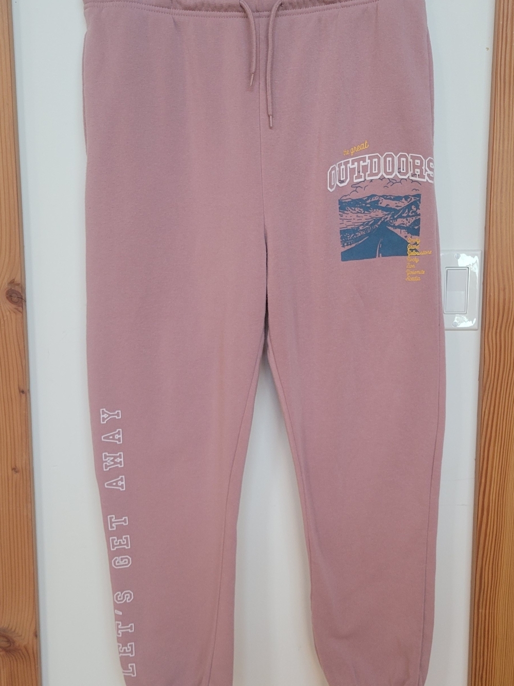 Brooklyn Clothing -  Dusty Pink 'Outdoors' Graphic Jogger Sweatpants
